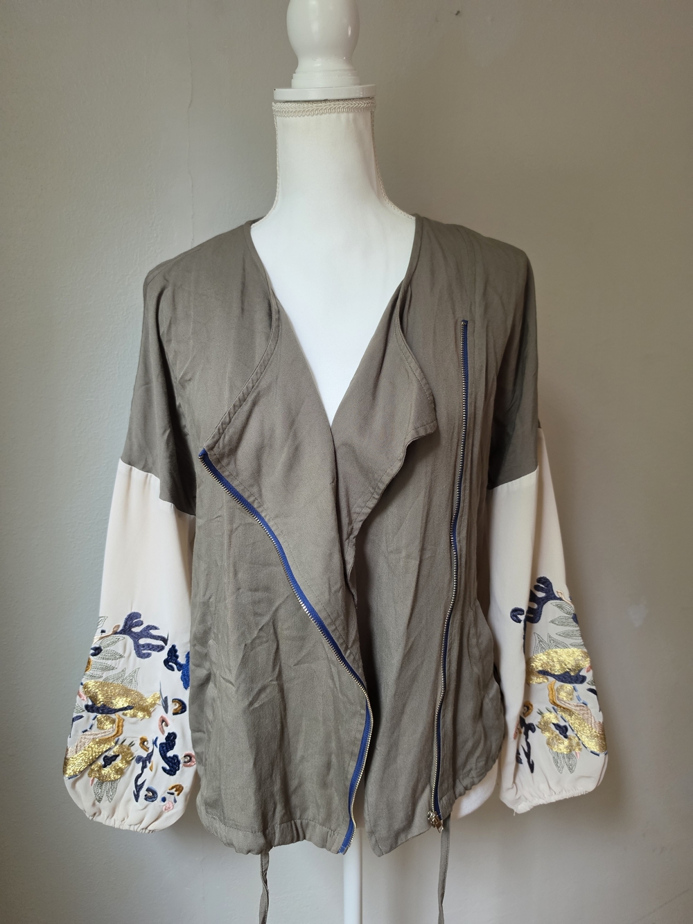 english rose Embroidered Lightweight Jacket in Taupe Brown